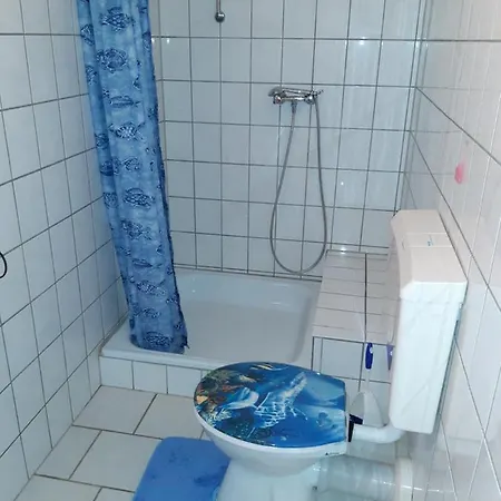 Holzfeld アパート *